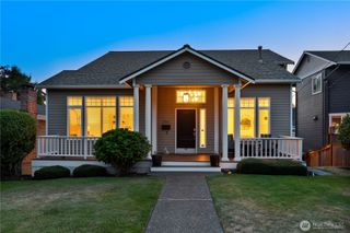 3241 32nd Avenue W, Seattle, WA 98199