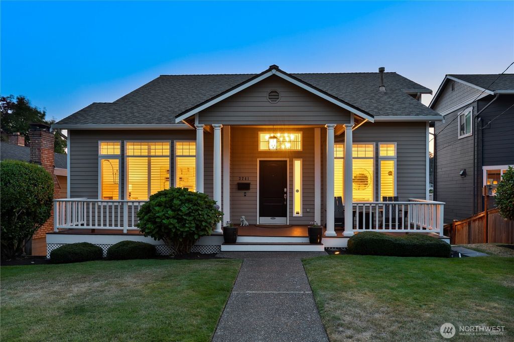 3241 32nd Avenue W, Seattle, WA 98199