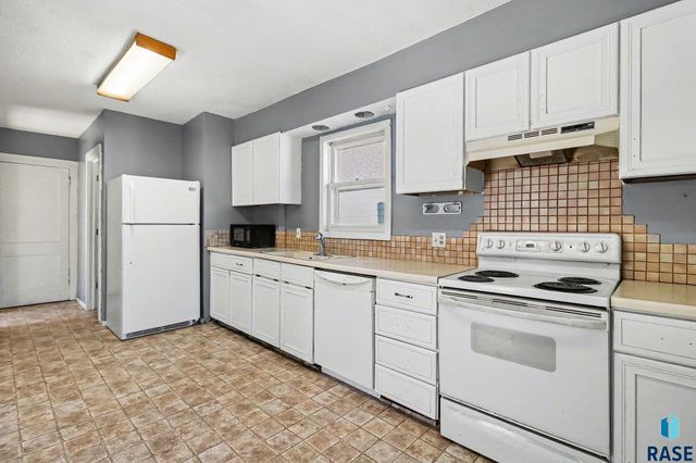 706 N French Ave Avenue, Sioux Falls, SD 57103