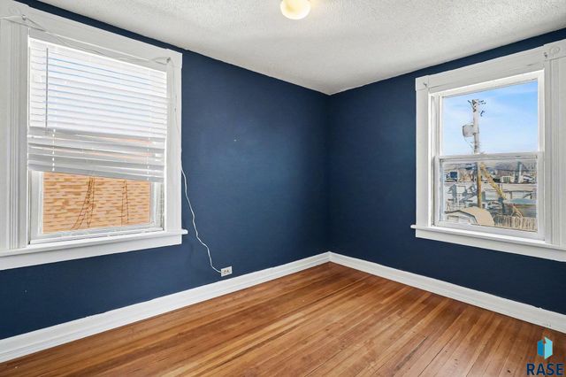 706 N French Ave Avenue, Sioux Falls, SD 57103