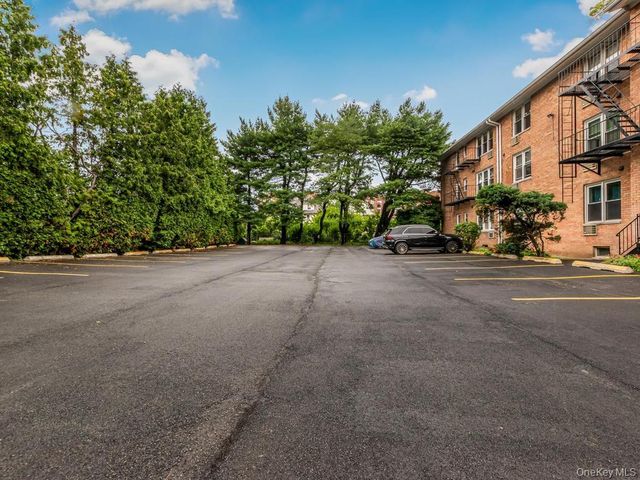 25 Trinity Place 3J, New Rochelle, NY 10805