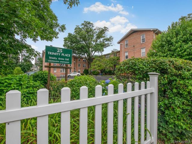 25 Trinity Place 3J, New Rochelle, NY 10805
