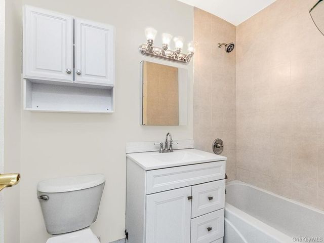 25 Trinity Place 3J, New Rochelle, NY 10805