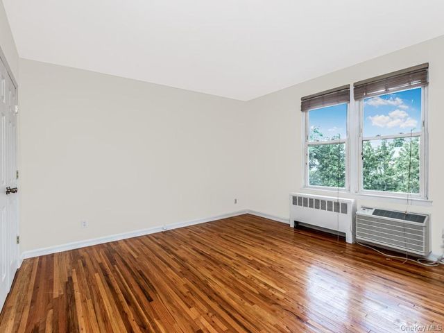 25 Trinity Place 3J, New Rochelle, NY 10805
