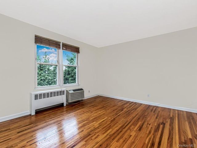 25 Trinity Place 3J, New Rochelle, NY 10805