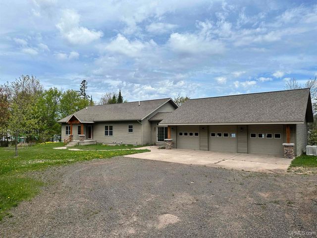 23 Chipman Drive, Ishpeming, MI 49849