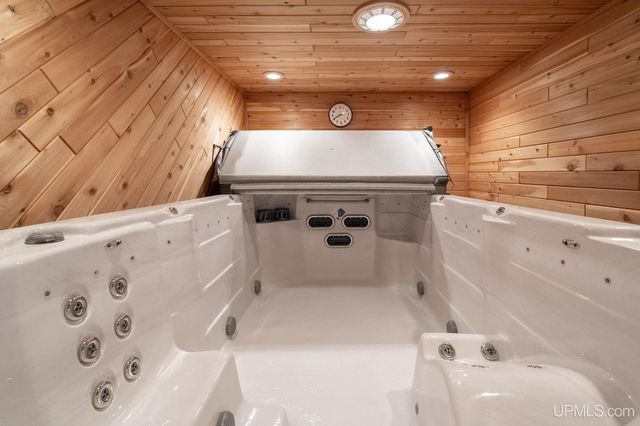 23 Chipman Drive, Ishpeming, MI 49849