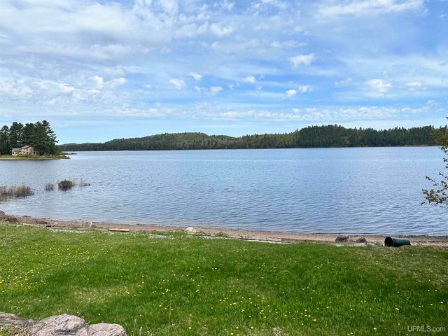 23 Chipman Drive, Ishpeming, MI 49849