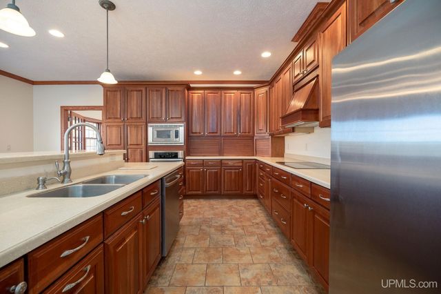 23 Chipman Drive, Ishpeming, MI 49849