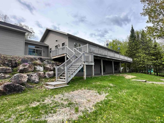 23 Chipman Drive, Ishpeming, MI 49849