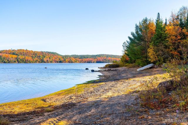 23 Chipman Drive, Ishpeming, MI 49849