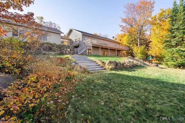 23 Chipman Drive, Ishpeming, MI 49849