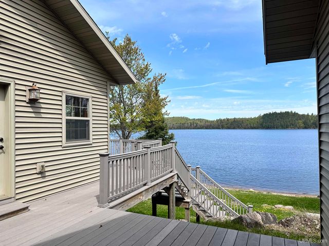 23 Chipman Drive, Ishpeming, MI 49849