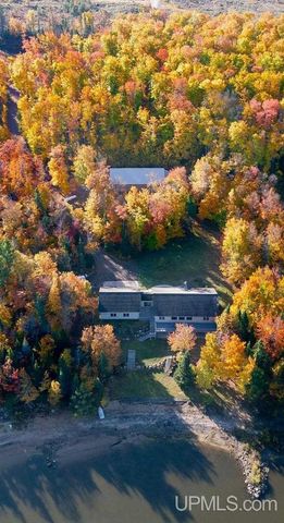 23 Chipman Drive, Ishpeming, MI 49849