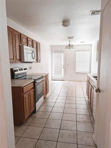 1004 SW 156th Street, Oklahoma City, OK 73170
