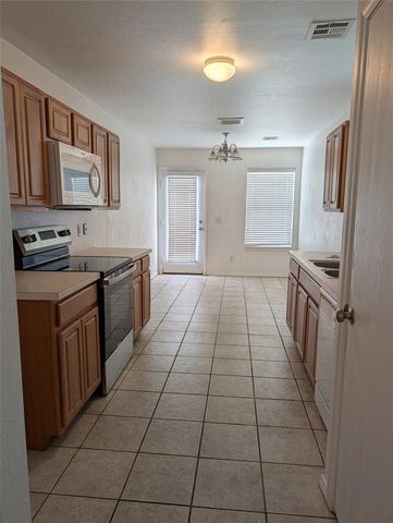 1004 SW 156th Street, Oklahoma City, OK 73170