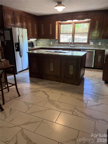 231 Davis Drive, Morganton, NC 28655