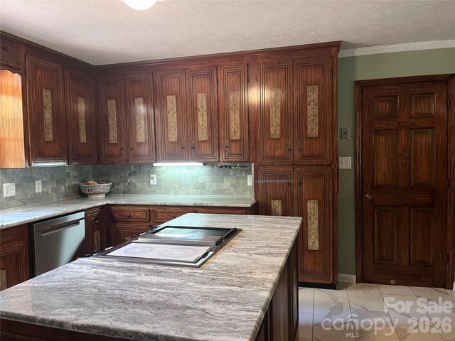 231 Davis Drive, Morganton, NC 28655
