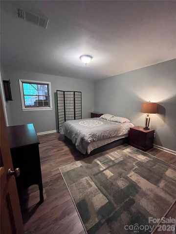 231 Davis Drive, Morganton, NC 28655