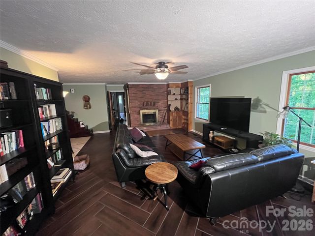 231 Davis Drive, Morganton, NC 28655