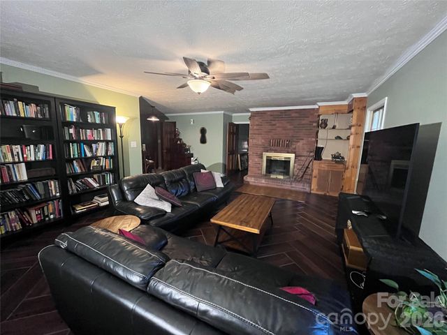 231 Davis Drive, Morganton, NC 28655