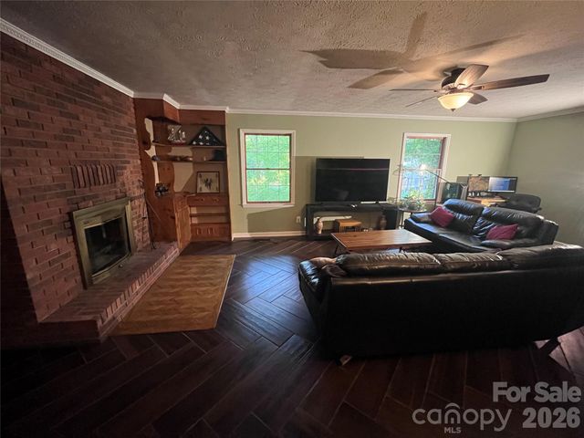 231 Davis Drive, Morganton, NC 28655