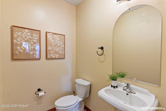 2231 S Paddock Drive, Wasilla, AK 99654