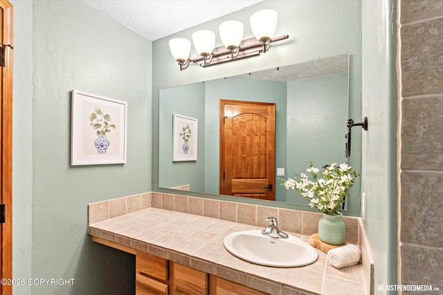 2231 S Paddock Drive, Wasilla, AK 99654