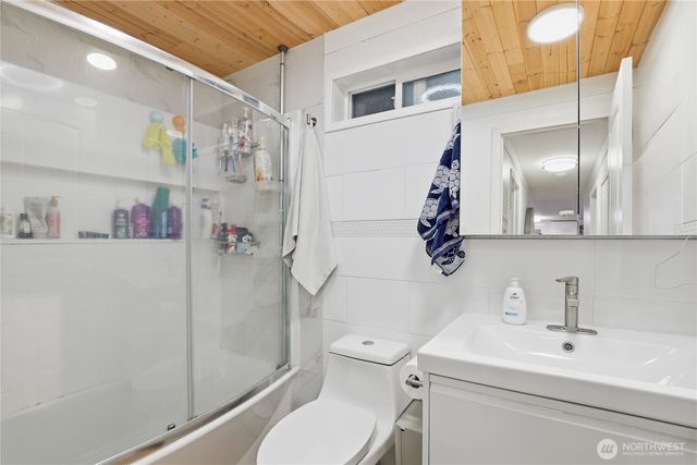 6875 E Fillmore Street, Port Orchard, WA 98366