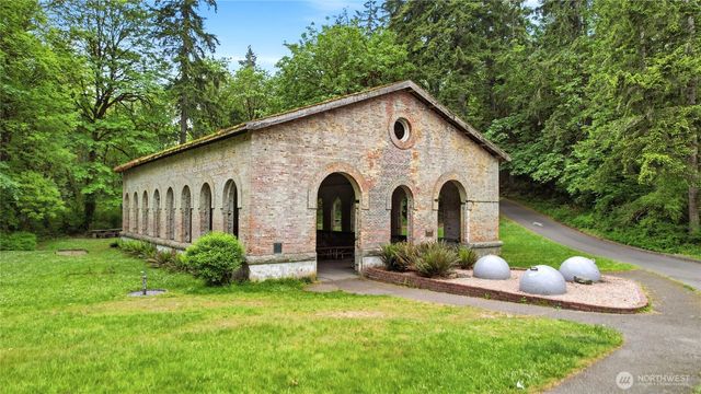 6875 E Fillmore Street, Port Orchard, WA 98366