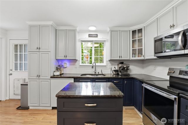 6875 E Fillmore Street, Port Orchard, WA 98366