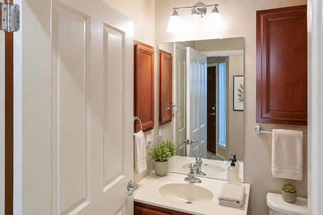 704 Independence Creek LN, Georgetown, TX 78633