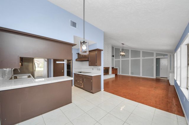 11526 Sagevale Lane, Houston, TX 77089
