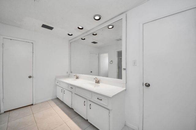 11526 Sagevale Lane, Houston, TX 77089