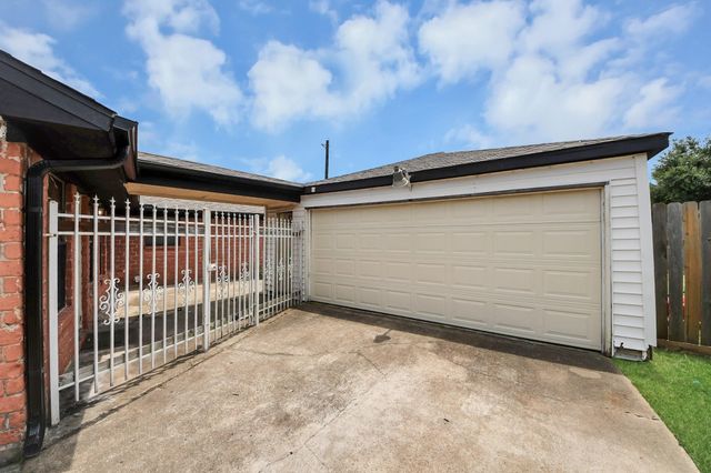 11526 Sagevale Lane, Houston, TX 77089