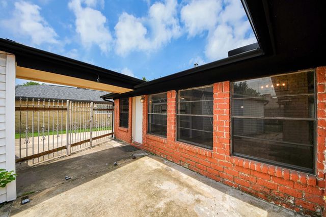 11526 Sagevale Lane, Houston, TX 77089