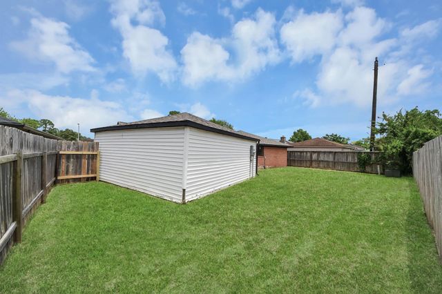 11526 Sagevale Lane, Houston, TX 77089