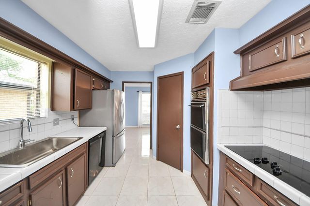 11526 Sagevale Lane, Houston, TX 77089