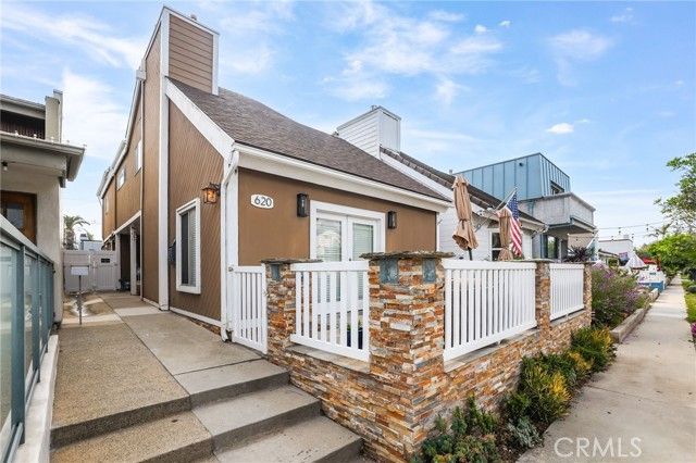 620 18th Street Front House, Huntington Beach, CA 92648
