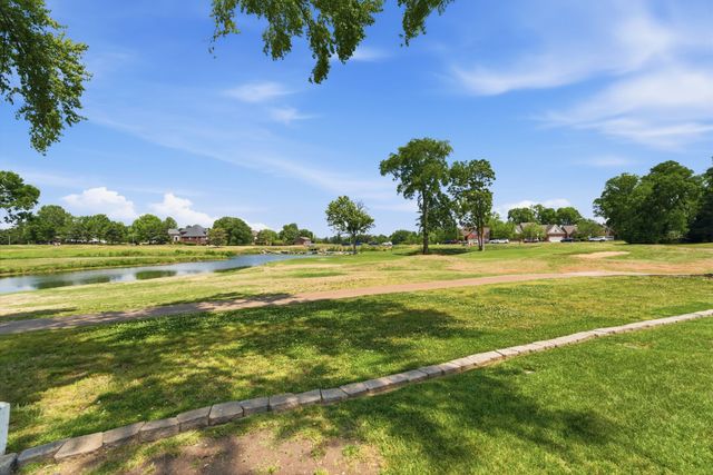 203 Black Hawk Way, Murfreesboro, TN 37127