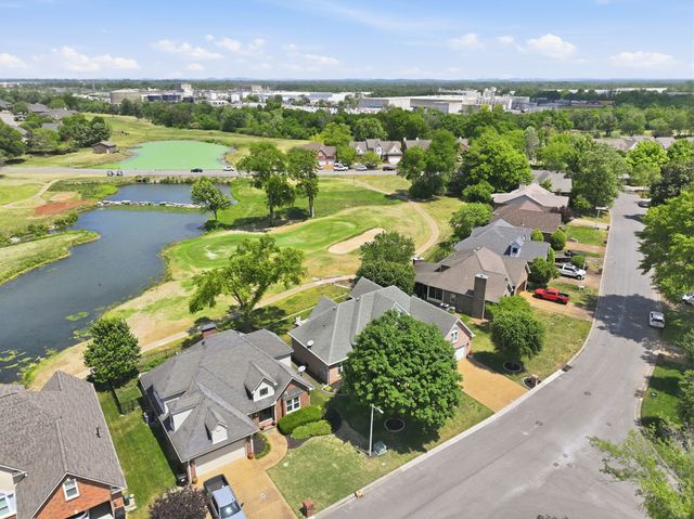 203 Black Hawk Way, Murfreesboro, TN 37127