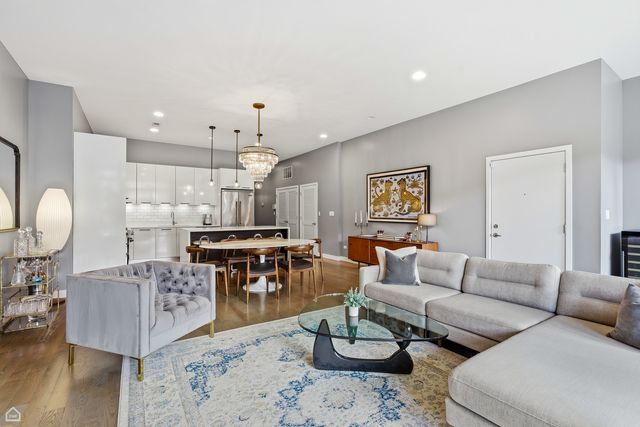 1611 N Hermitage Avenue 303, Chicago, IL 60622