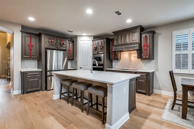 2525 Sandy Creek Lane, The Colony, TX 75056