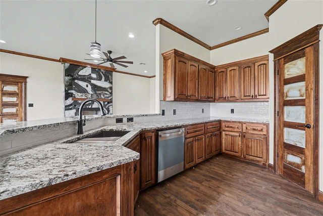 3921 NE Water Edge Dr, Lawton, OK 73507