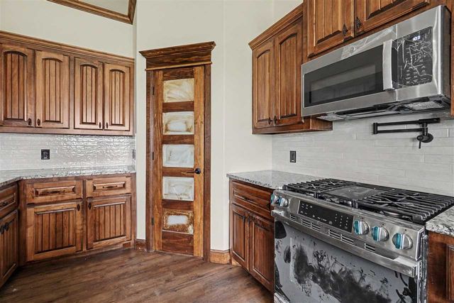 3921 NE Water Edge Dr, Lawton, OK 73507