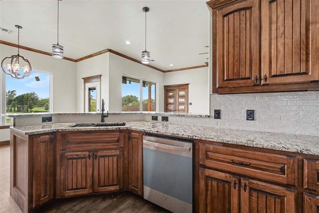 3921 NE Water Edge Dr, Lawton, OK 73507