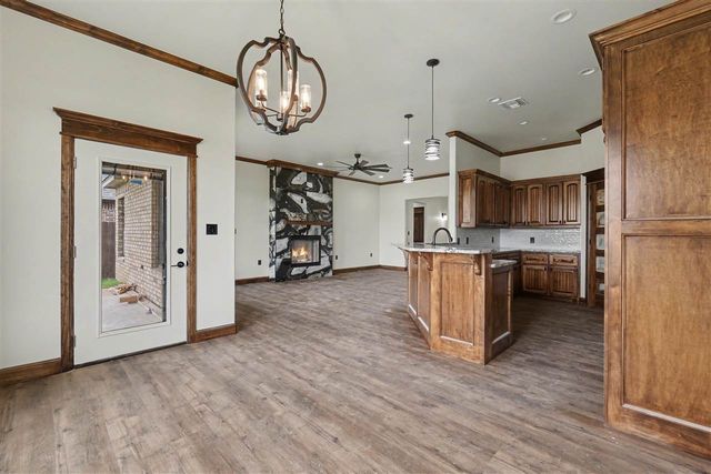 3921 NE Water Edge Dr, Lawton, OK 73507