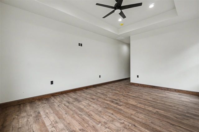 3921 NE Water Edge Dr, Lawton, OK 73507