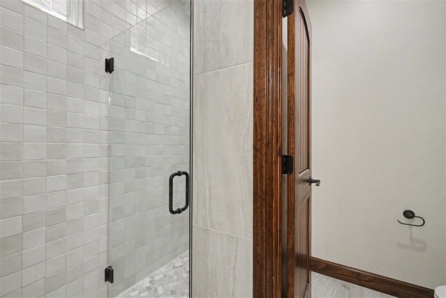3921 NE Water Edge Dr, Lawton, OK 73507