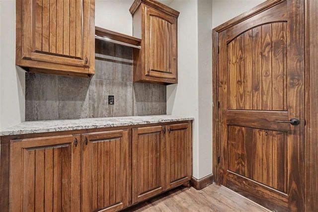3921 NE Water Edge Dr, Lawton, OK 73507